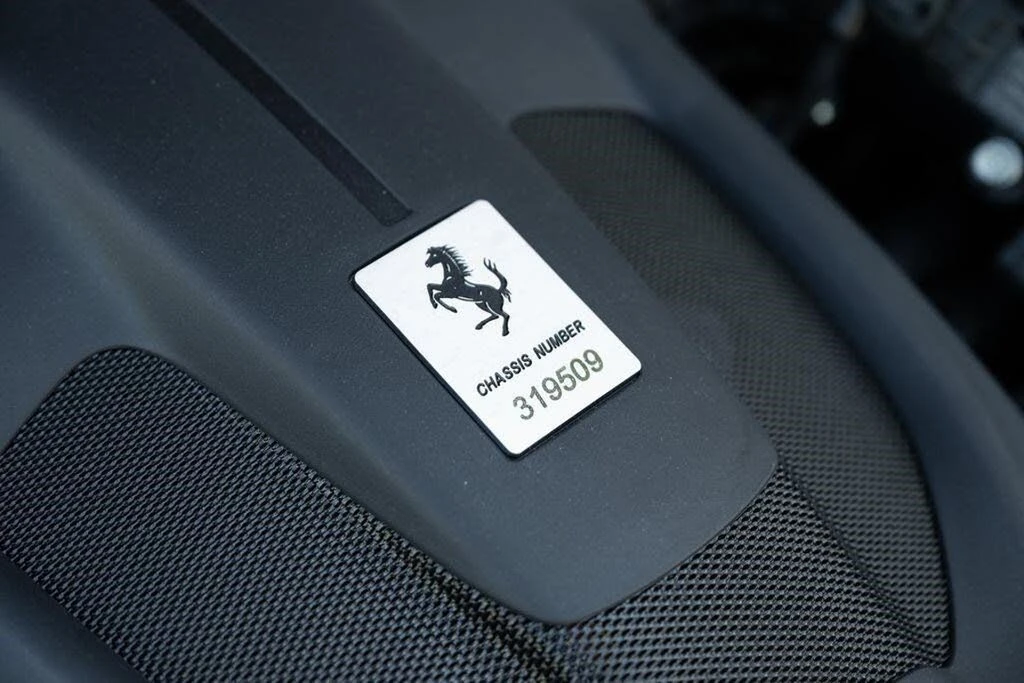 2025 Ferrari Roma Spider - Image 16 of 31