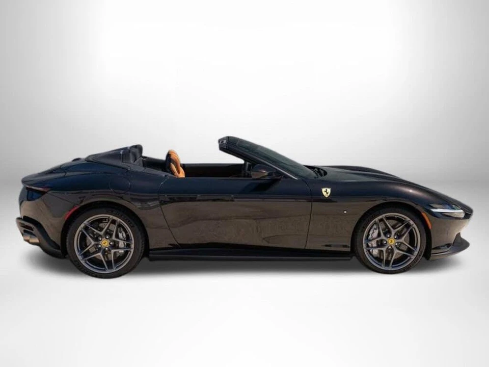 2025 Ferrari Roma Spider - Image 8 of 31