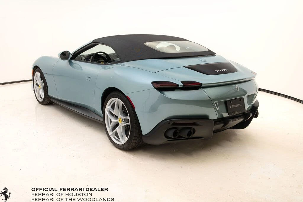 2025 Ferrari Roma Spider - Image 25 of 31