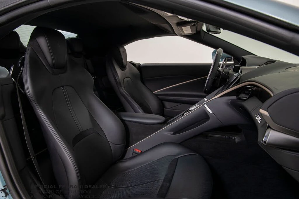 2025 Ferrari Roma Spider - Image 17 of 31