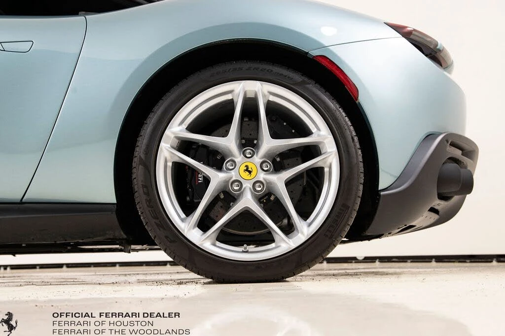 2025 Ferrari Roma Spider - Image 19 of 31