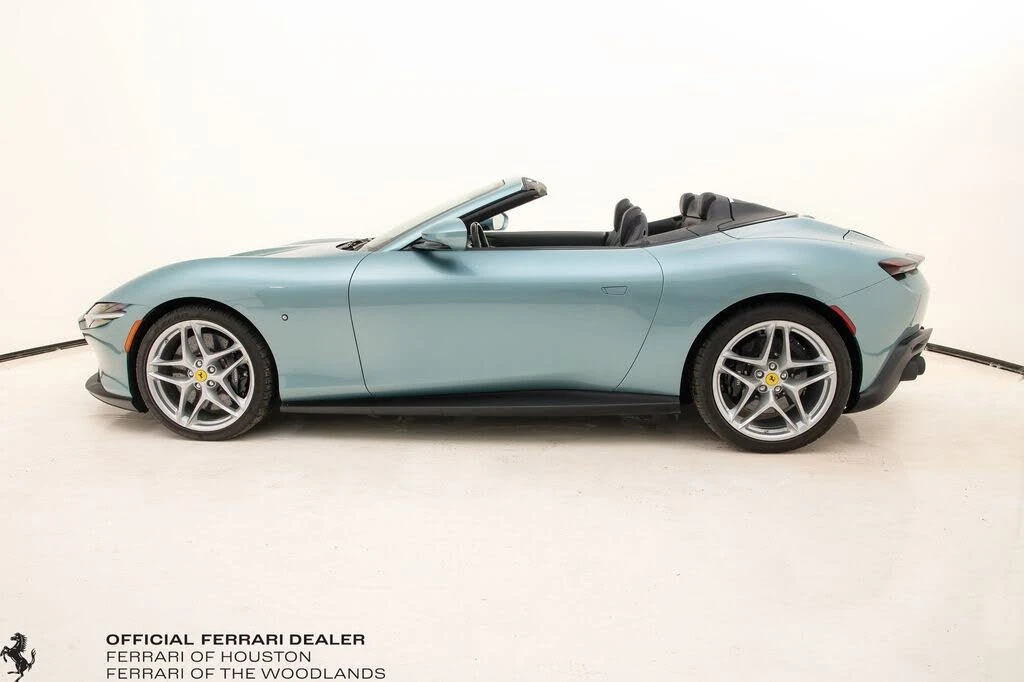 2025 Ferrari Roma Spider - Image 8 of 31
