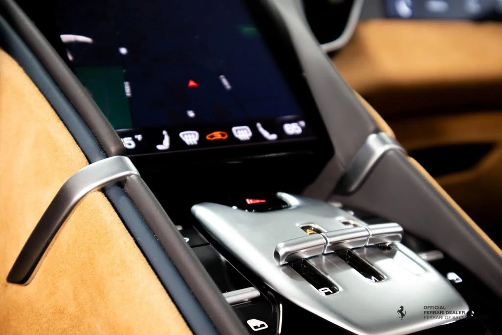 2025 Ferrari Roma Spider - Image 16 of 19
