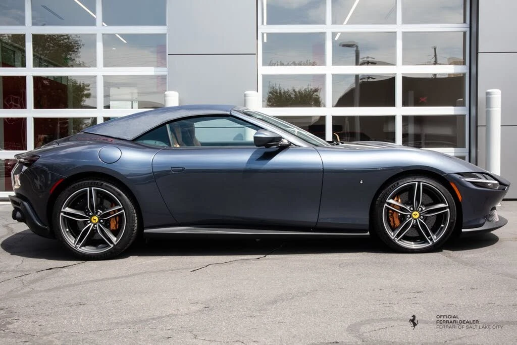 2025 Ferrari Roma Spider - Image 7 of 19