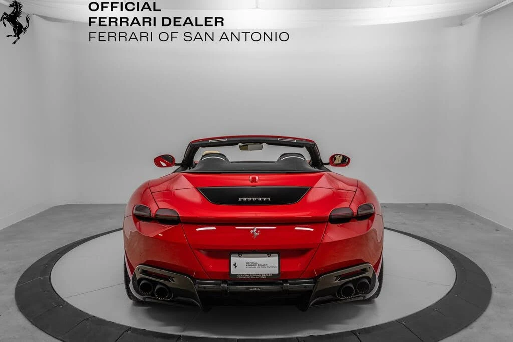 2025 Ferrari Roma Spider - Image 11 of 31