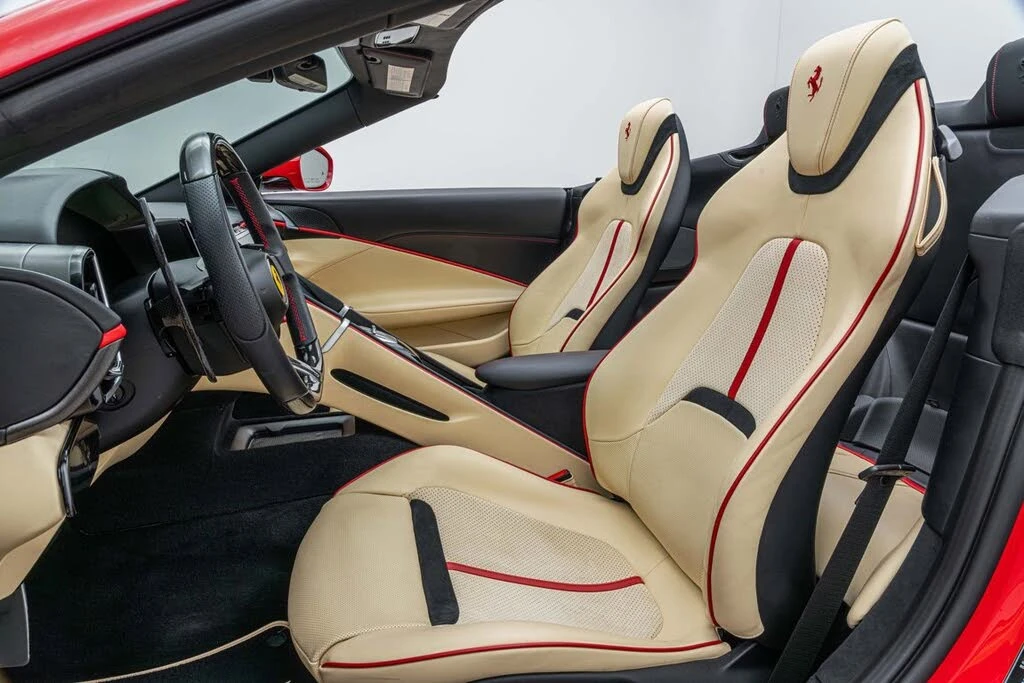 2025 Ferrari Roma Spider - Image 5 of 31