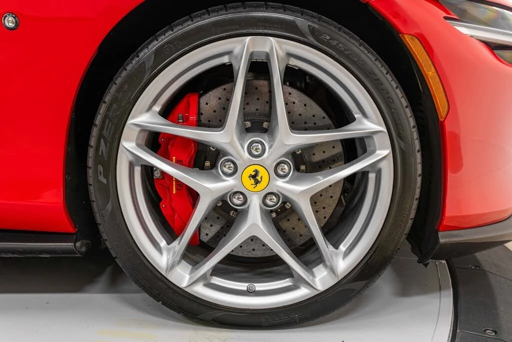 2025 Ferrari Roma Spider - Image 16 of 31