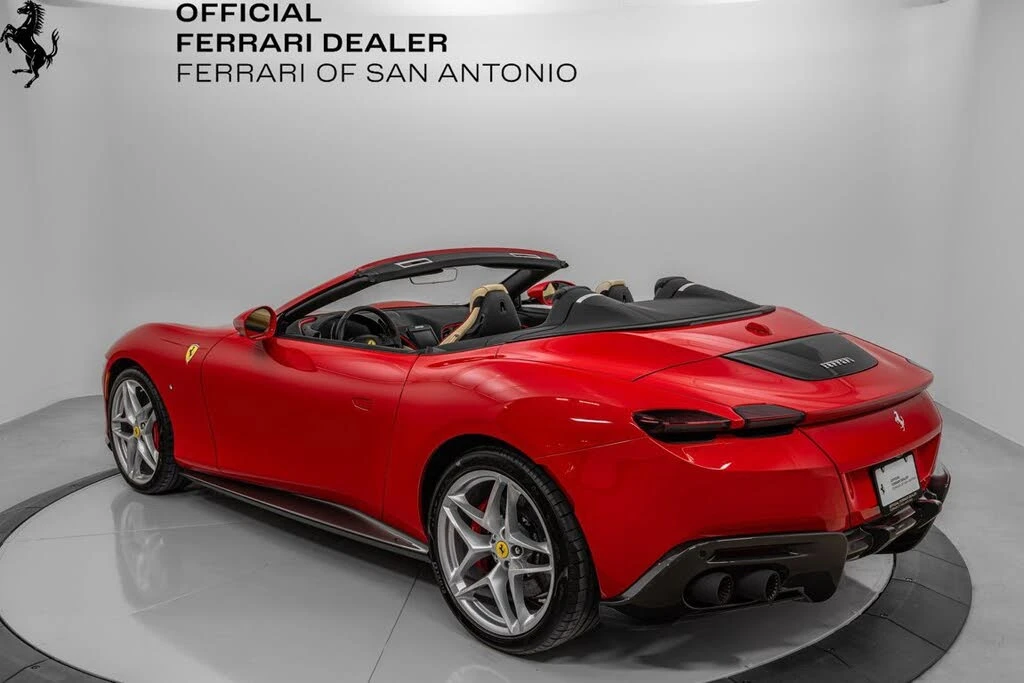 2025 Ferrari Roma Spider - Image 14 of 31