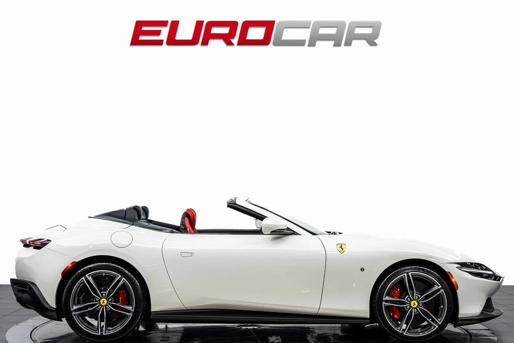 2025 Ferrari Roma Spider - Image 7 of 31