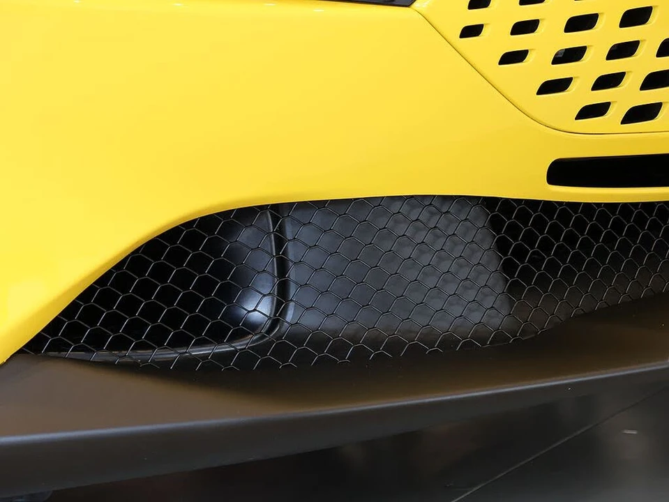 2025 Ferrari Roma Spider - Image 16 of 31