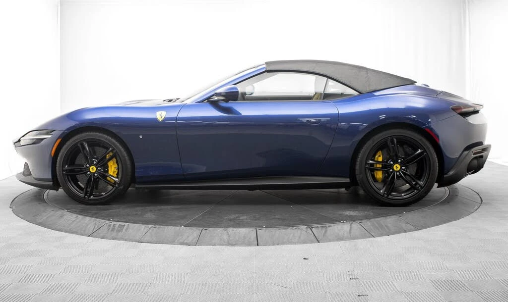 2025 Ferrari Roma Spider - Image 14 of 31