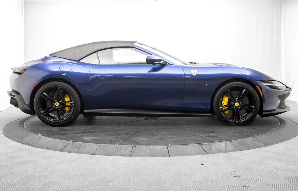 2025 Ferrari Roma Spider - Image 10 of 31