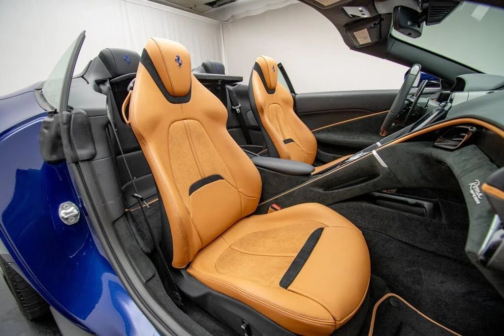 2025 Ferrari Roma Spider - Image 23 of 31