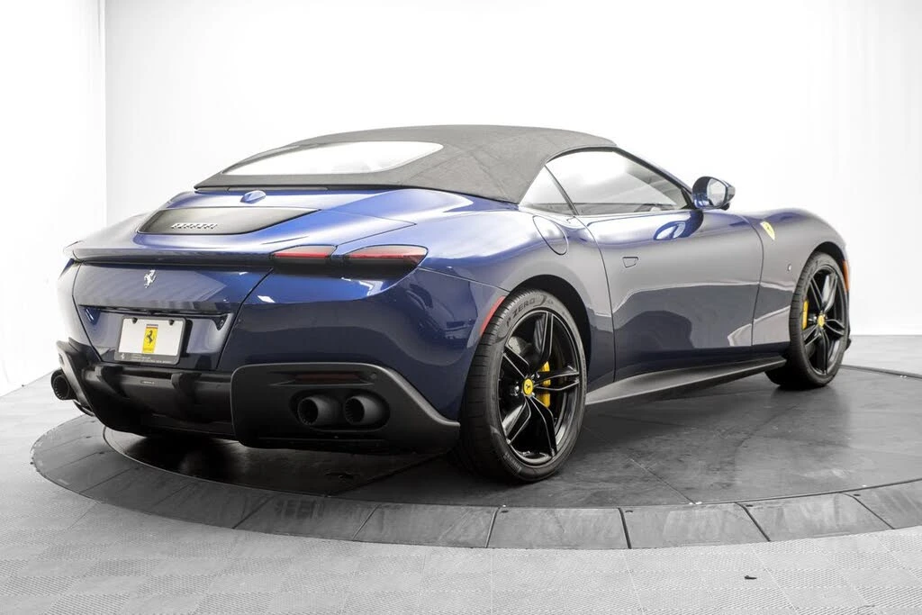 2025 Ferrari Roma Spider - Image 11 of 31