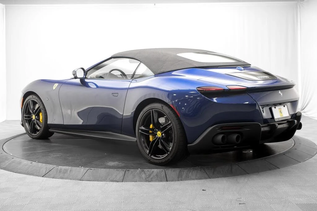 2025 Ferrari Roma Spider - Image 13 of 31