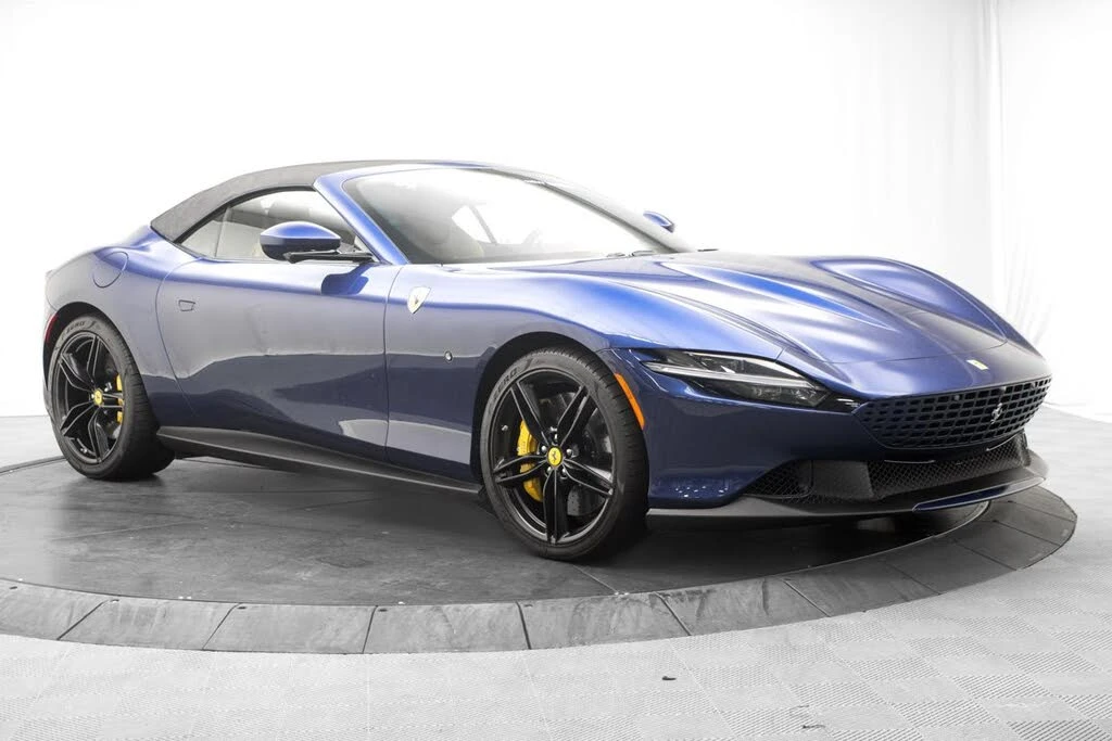 2025 Ferrari Roma Spider - Image 9 of 31