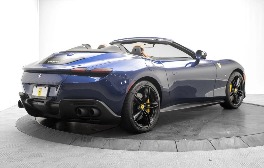 2025 Ferrari Roma Spider - Image 3 of 31