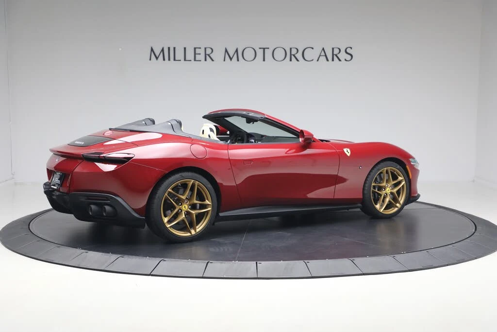 2025 Ferrari Roma Spider - Image 9 of 31