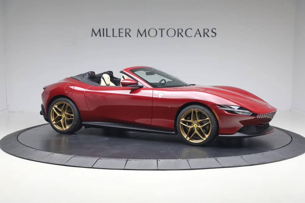 2025 Ferrari Roma Spider - Image 11 of 31