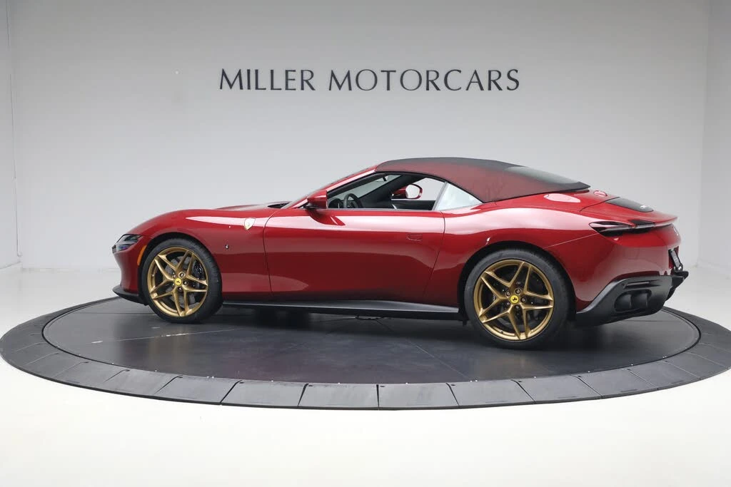 2025 Ferrari Roma Spider - Image 28 of 31