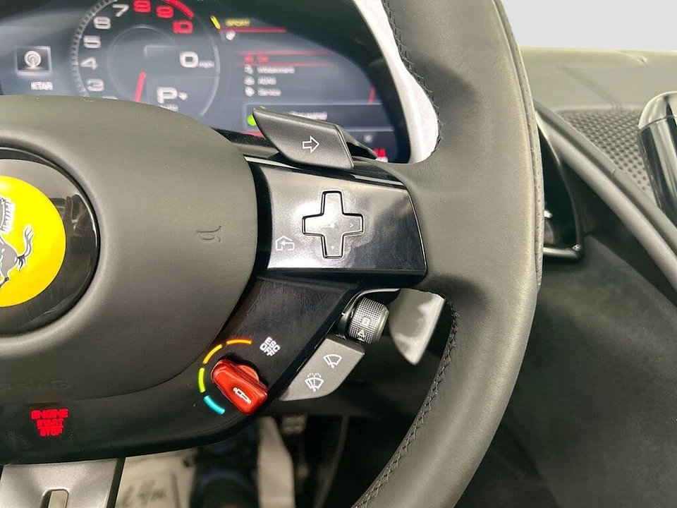 2025 Ferrari Roma Spider - Image 12 of 31