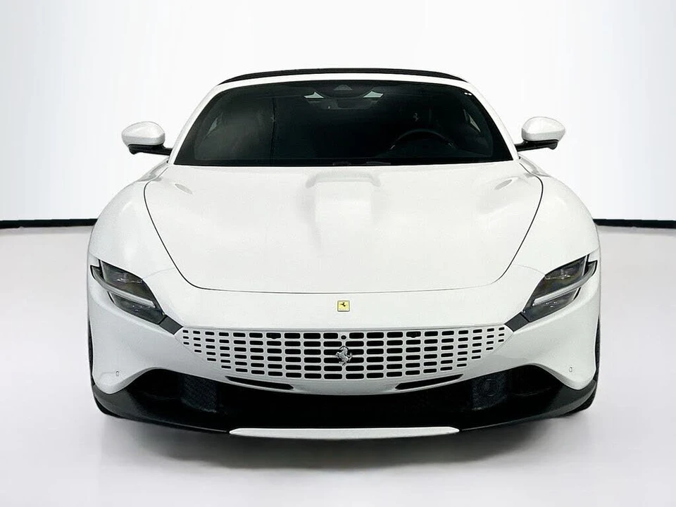 2025 Ferrari Roma Spider - Image 2 of 31