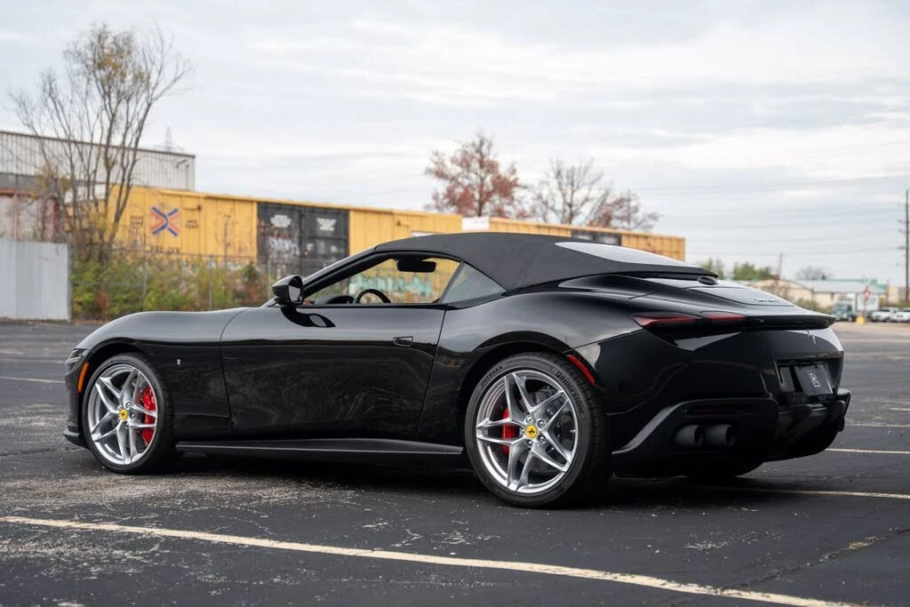 2025 Ferrari Roma Spider - Image 14 of 28