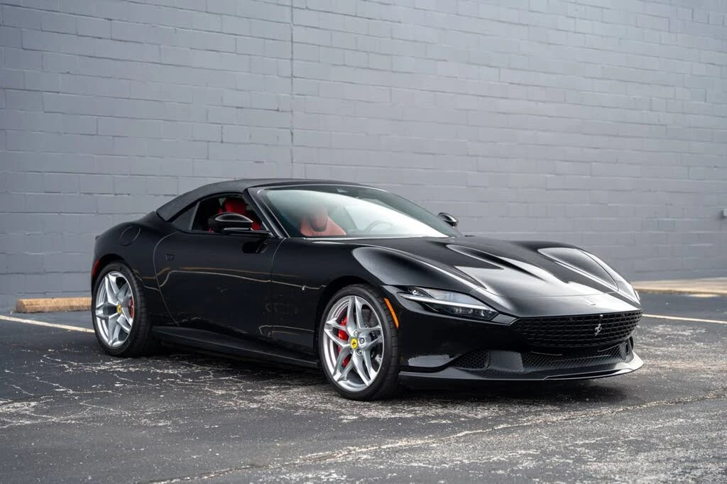 2025 Ferrari Roma Spider - Image 18 of 28
