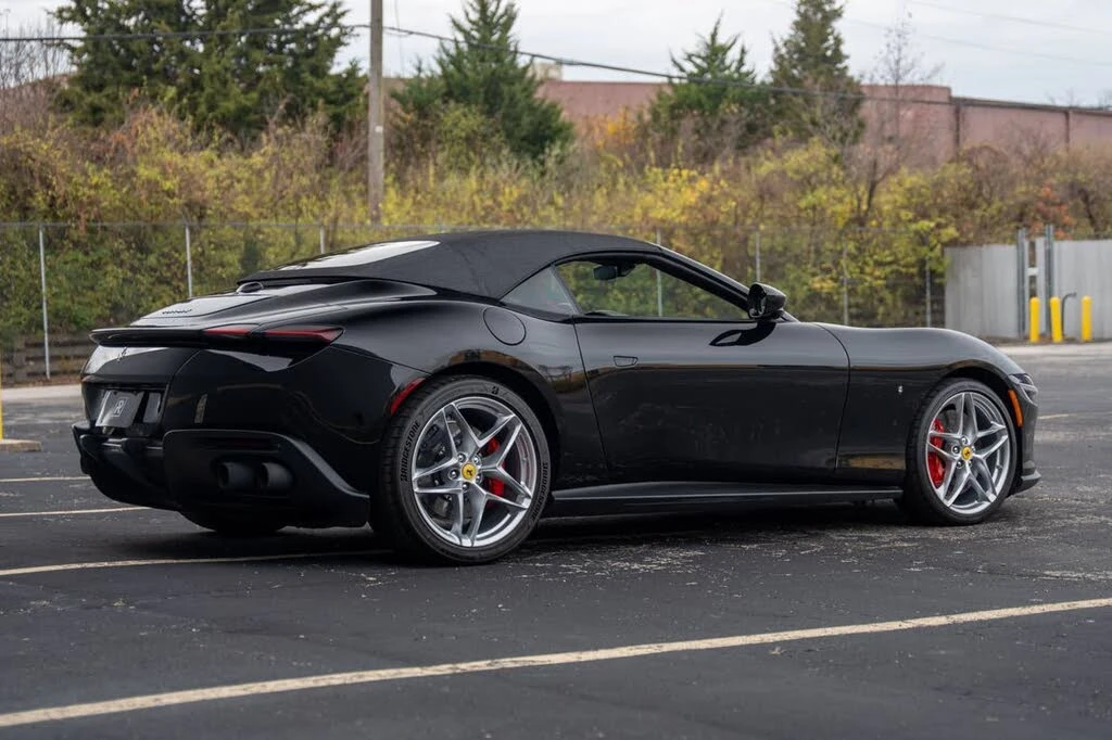 2025 Ferrari Roma Spider - Image 16 of 28