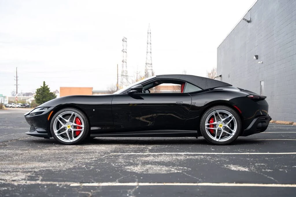2025 Ferrari Roma Spider - Image 13 of 28