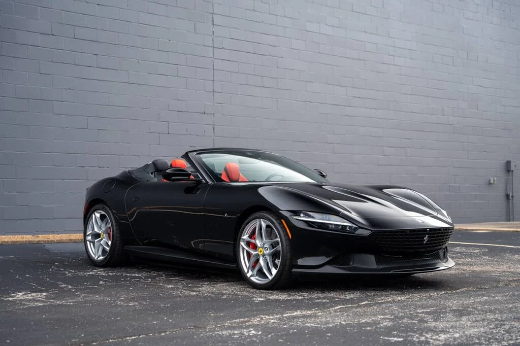 2025 Ferrari Roma Spider - Image 10 of 28