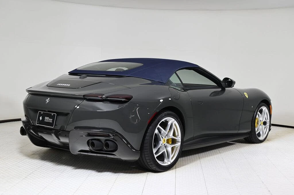2025 Ferrari Roma Spider - Image 9 of 31