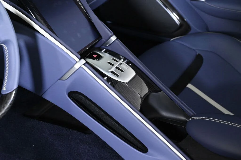 2025 Ferrari Roma Spider - Image 17 of 31