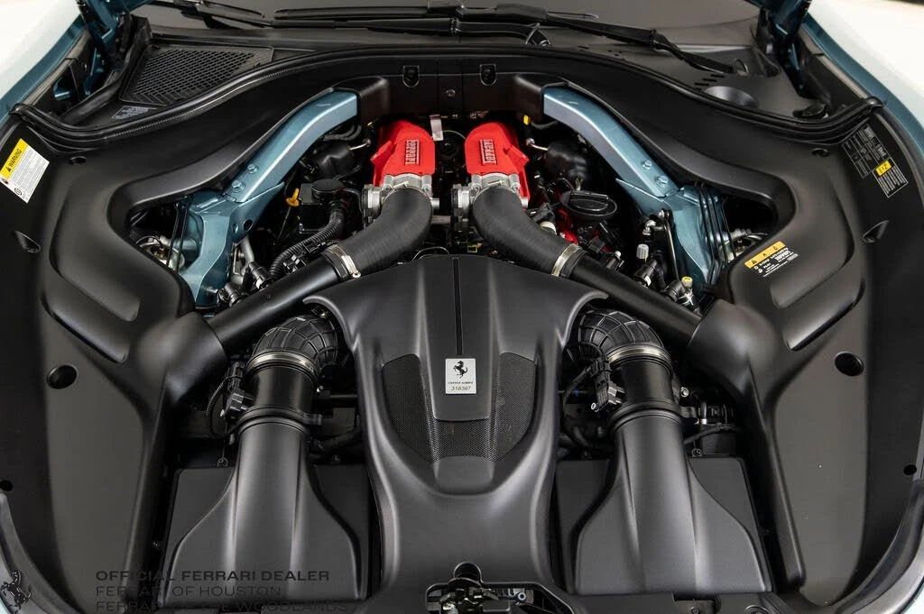 2025 Ferrari Roma Spider - Image 29 of 31