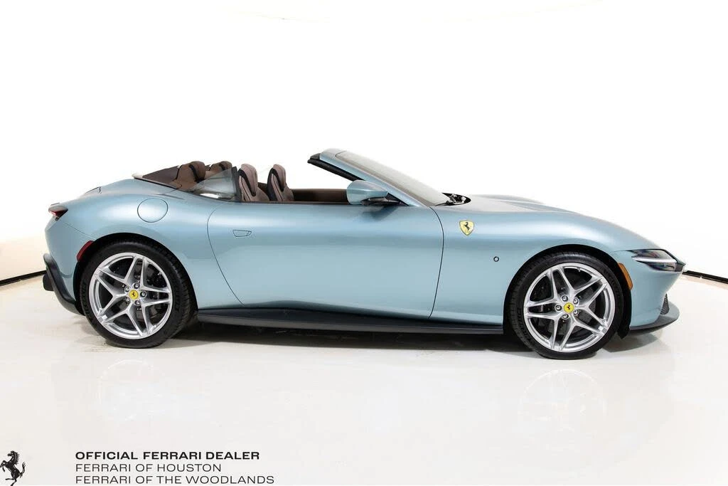 2025 Ferrari Roma Spider - Image 3 of 31