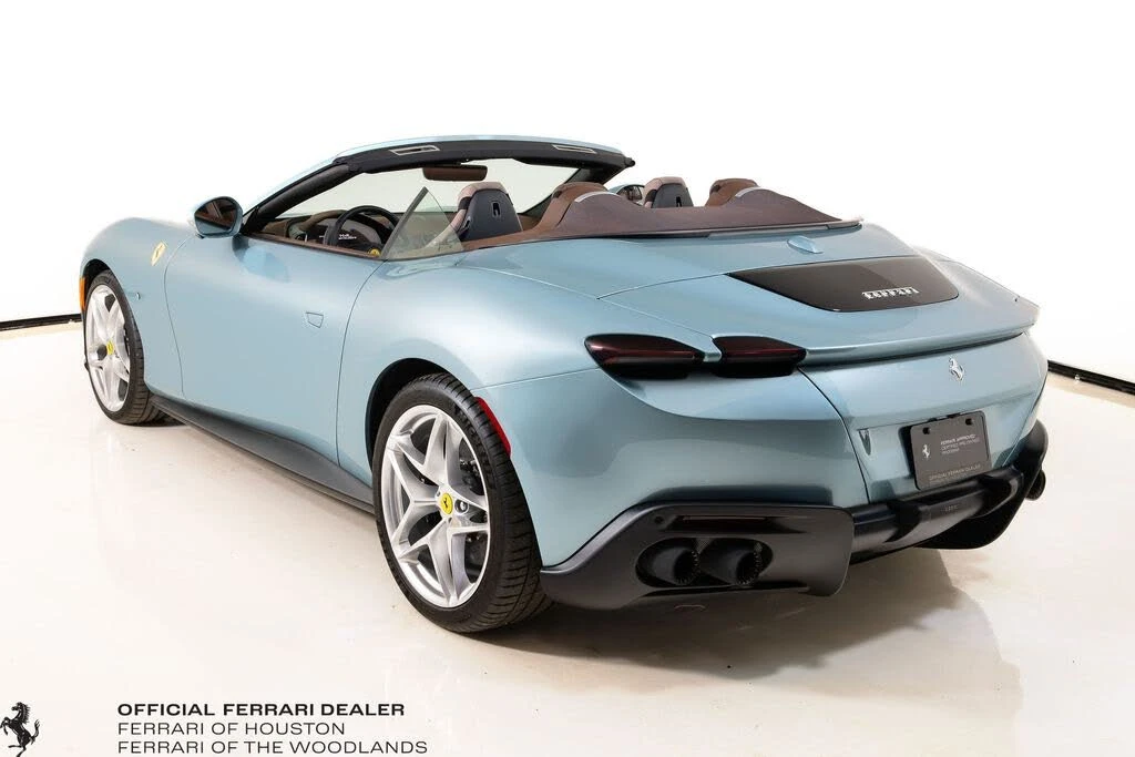 2025 Ferrari Roma Spider - Image 2 of 31