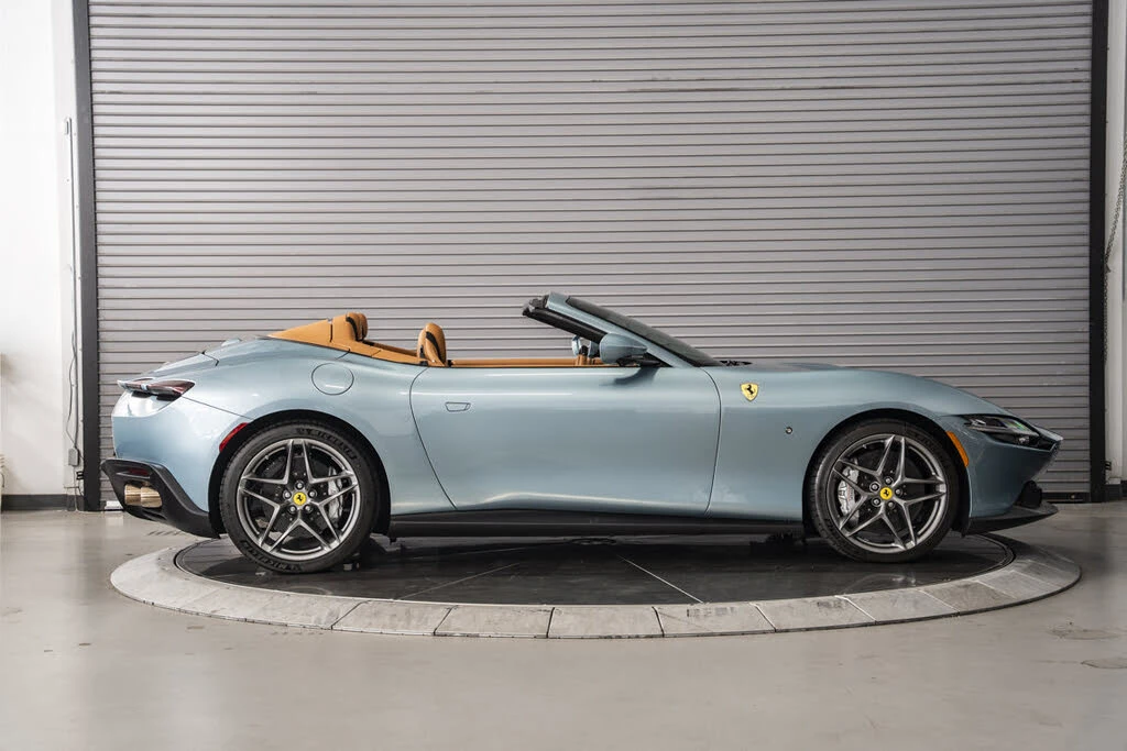 2025 Ferrari Roma Spider - Image 6 of 31