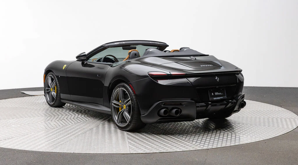 2025 Ferrari Roma Spider - Image 3 of 31