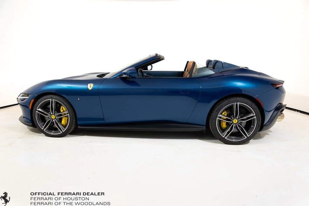 2025 Ferrari Roma Spider - Image 8 of 31