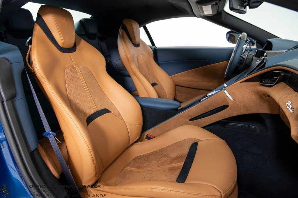 2025 Ferrari Roma Spider - Image 17 of 31