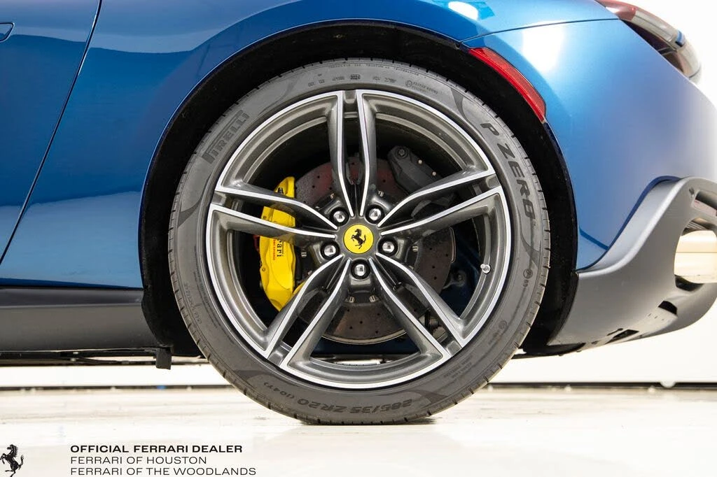 2025 Ferrari Roma Spider - Image 19 of 31