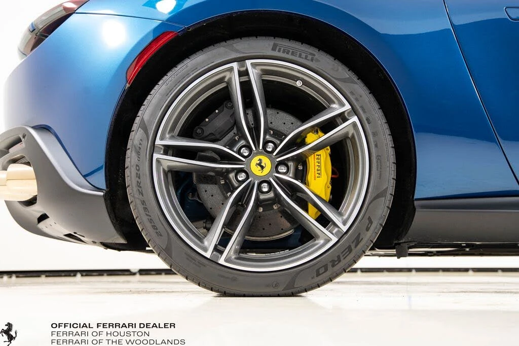 2025 Ferrari Roma Spider - Image 20 of 31