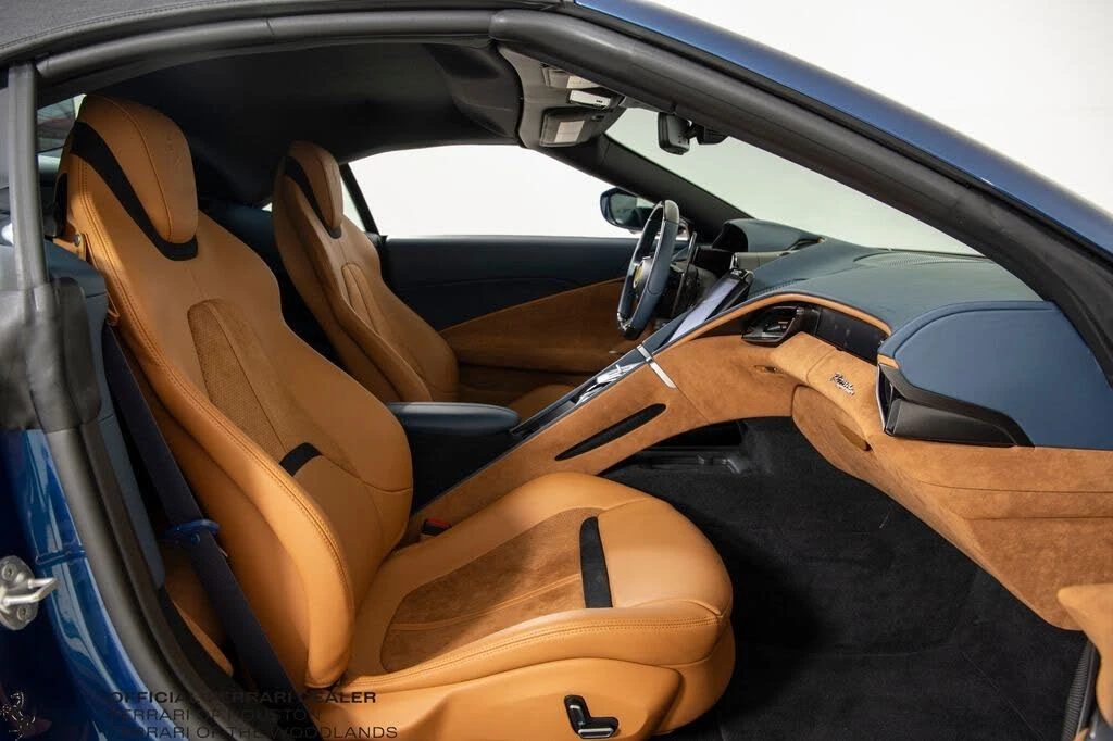 2025 Ferrari Roma Spider - Image 14 of 31
