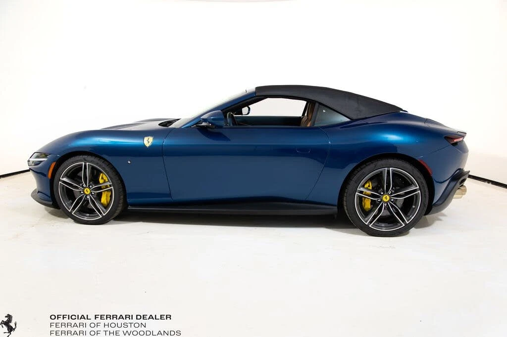 2025 Ferrari Roma Spider - Image 29 of 31