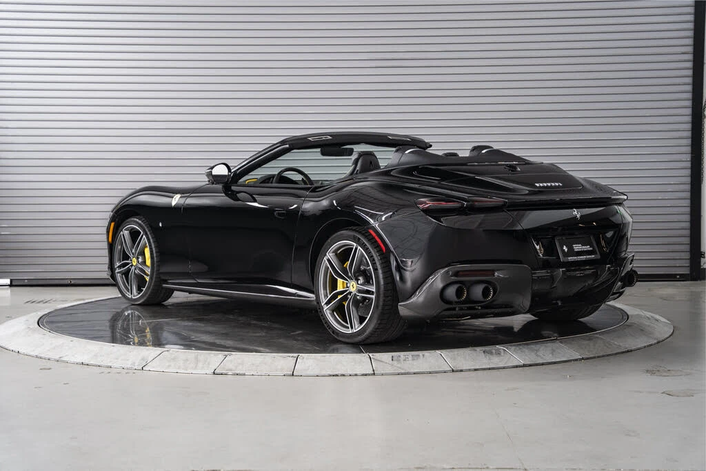2025 Ferrari Roma Spider - Image 3 of 31
