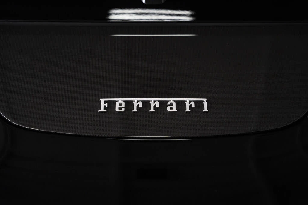 2025 Ferrari Roma Spider - Image 15 of 31