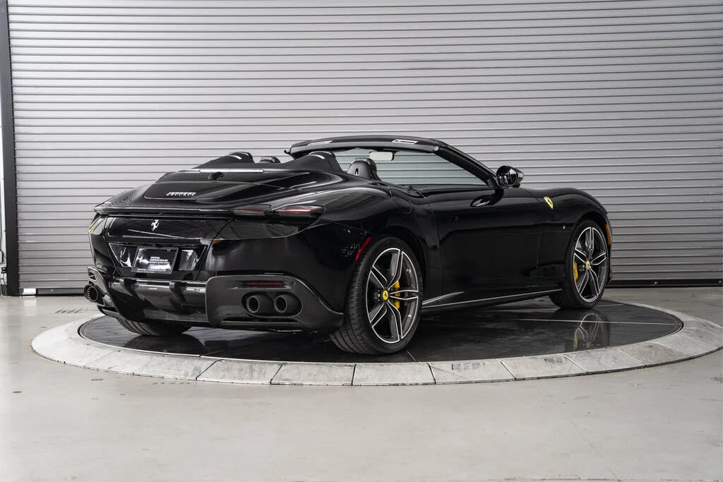 2025 Ferrari Roma Spider - Image 5 of 31