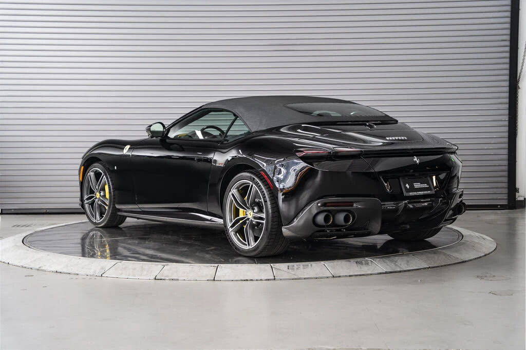 2025 Ferrari Roma Spider - Image 11 of 31