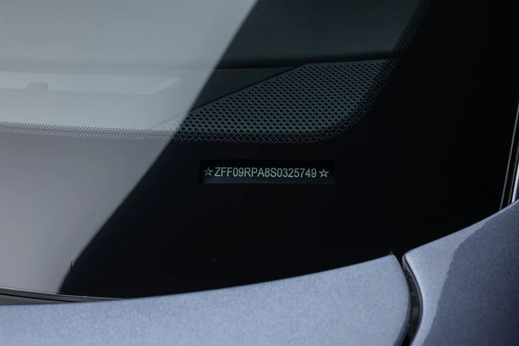 2025 Ferrari Roma Spider - Image 26 of 31