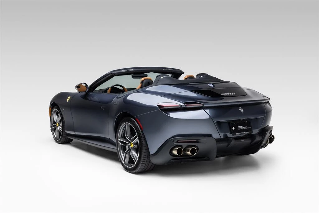 2025 Ferrari Roma Spider - Image 12 of 31